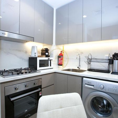 Standard 2Bhk Located In Azizi Riviera 46 Dubái Exterior foto