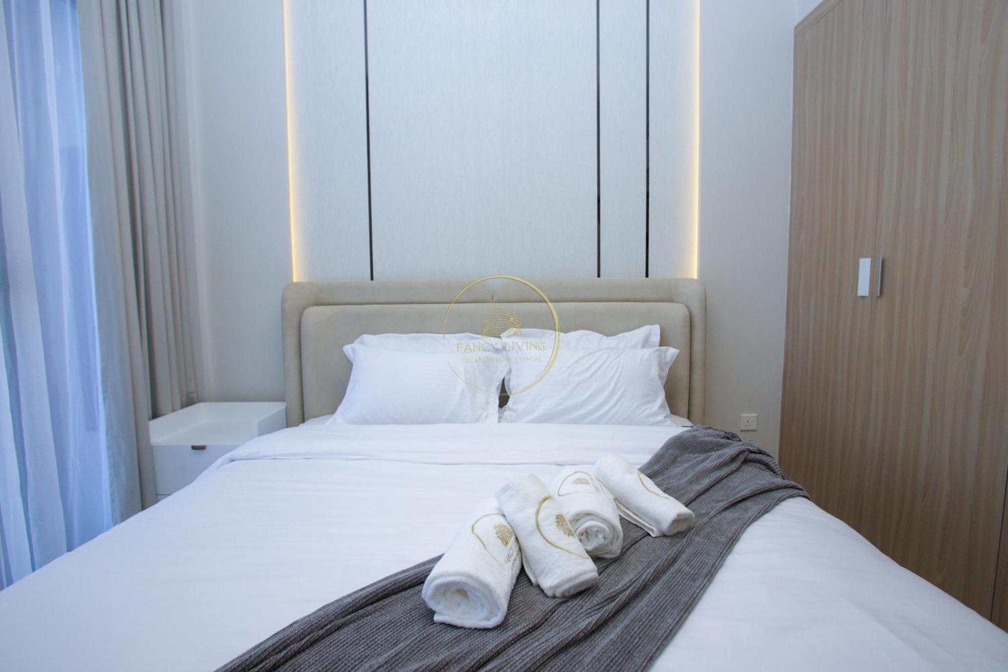 Standard 2Bhk Located In Azizi Riviera 46 Dubái Exterior foto