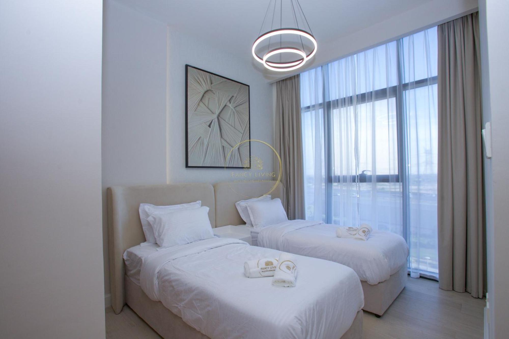 Standard 2Bhk Located In Azizi Riviera 46 Dubái Exterior foto